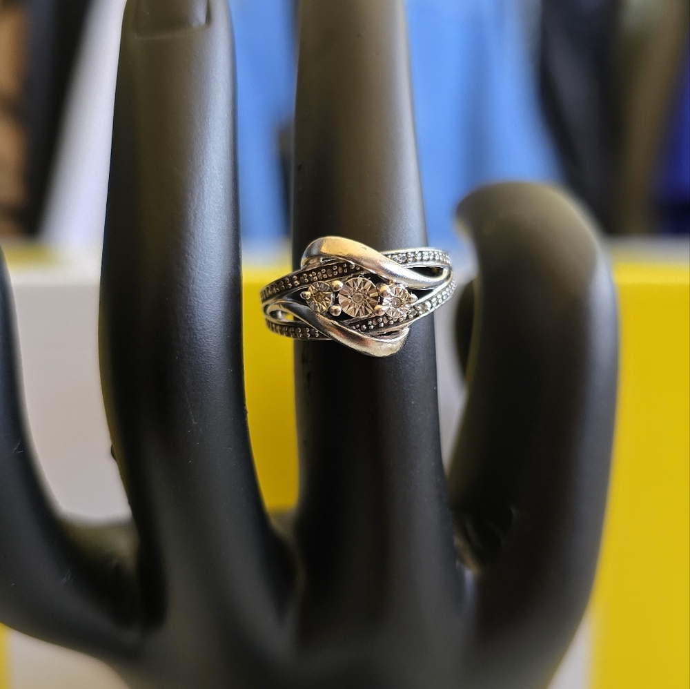 Elegant Sterling Silver Women's Ring
